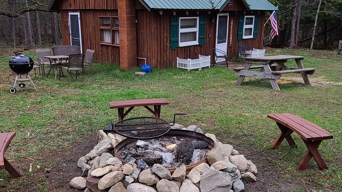 South Boardman Cabin | Wood Haven Lodge. Secluded, cozy log cabin in Northern Michigan.