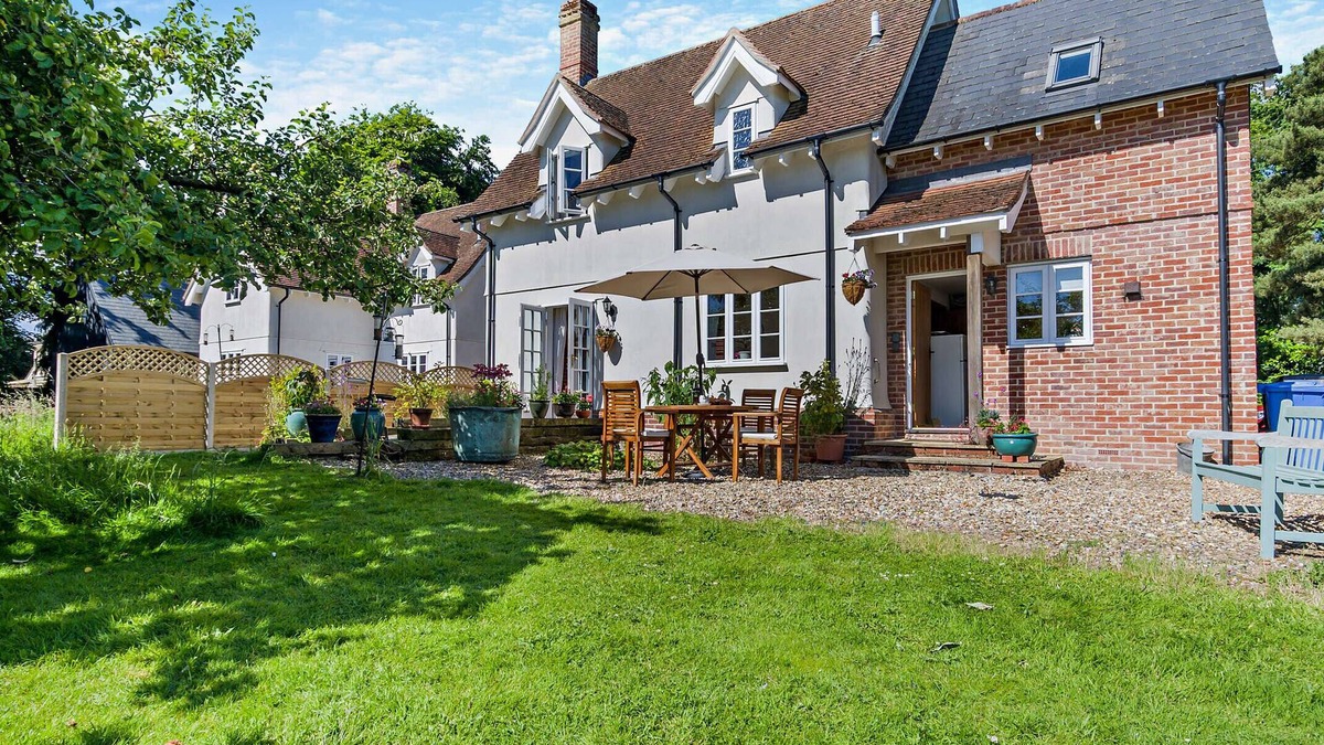 Ipswich House | Wood Lodge - Two Bedroom House, Sleeps 4