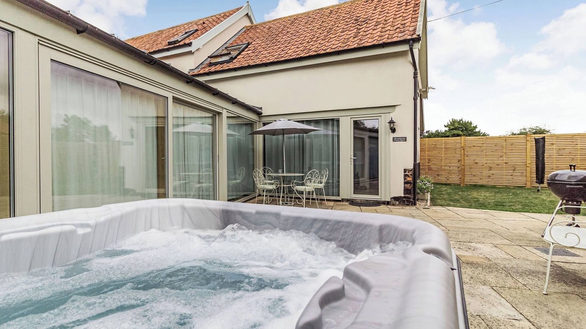 Diss Cottage | Woodcrest Barn Cottage - UKC1065