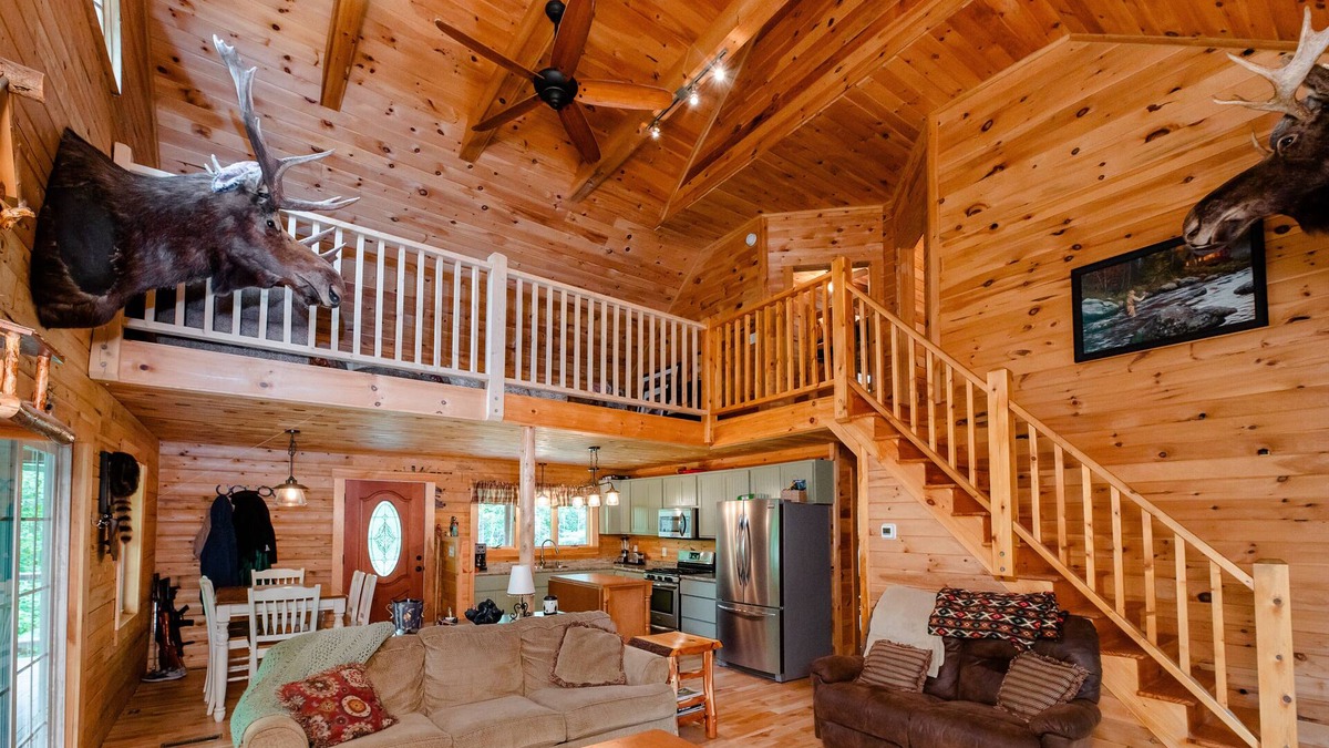Bingham Cabin | “Wooded Bliss” 💕Cabin in Bingham Maine!