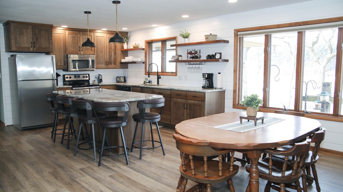 Milton House | Wooded Pond Retreat