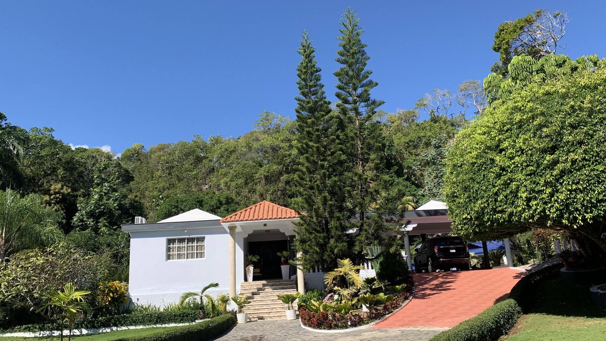 Cabrera Villa | wooded Villa w/outdoor pool 5 min from the beach