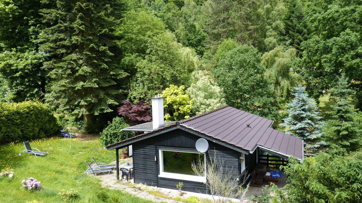 Veckerhagen House | Wooden bungalow in the Reinhardswald nature park with 1,000 m² of land - near Kassel