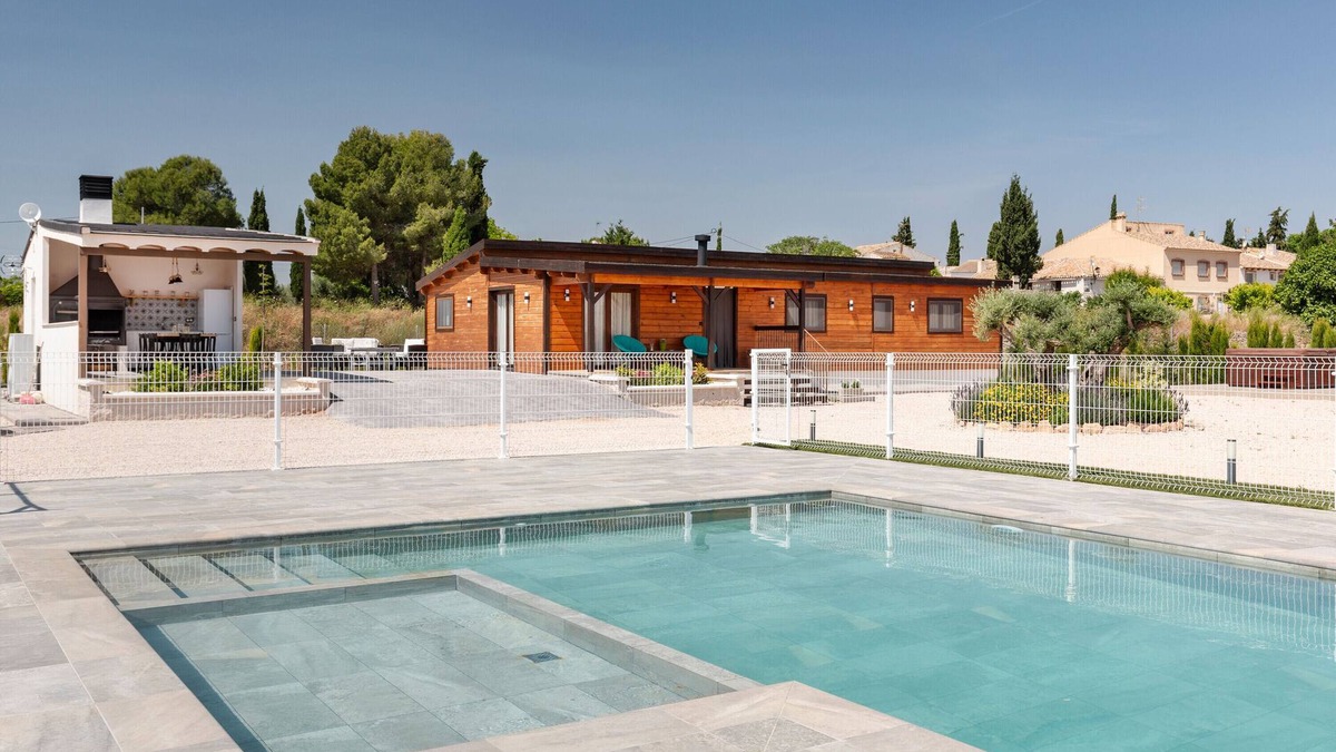 Caravaca de la Cruz House | Wooden Cabin Cortijo la Jimena 2 (with private pool)