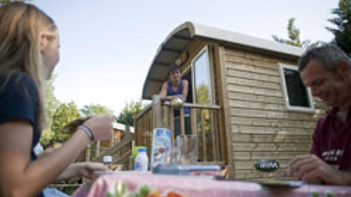 Dardilly RV Rental | Wooden Caravans, Number 6
