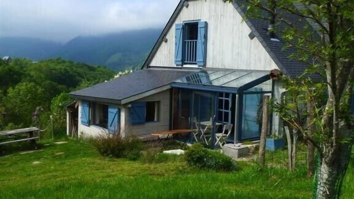 Campan Ski Chalet | Wooden chalet in the heart of the Pyrenees on an exceptional site.