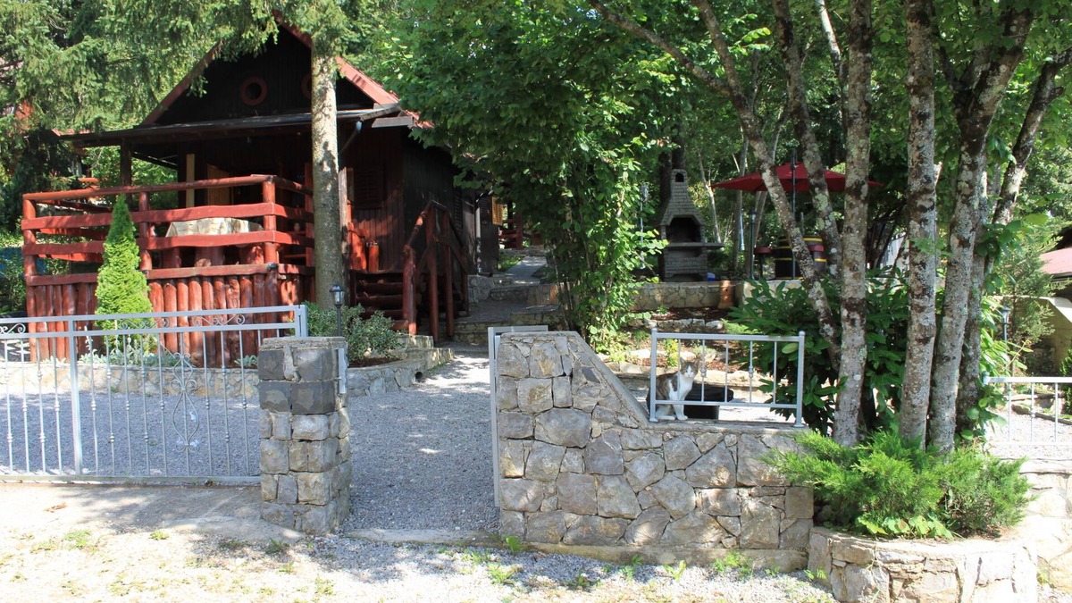 Lipa Ski Chalet | Wooden cottage with with outdoor Hydromassage Pool, located near Opatija, Rijeka