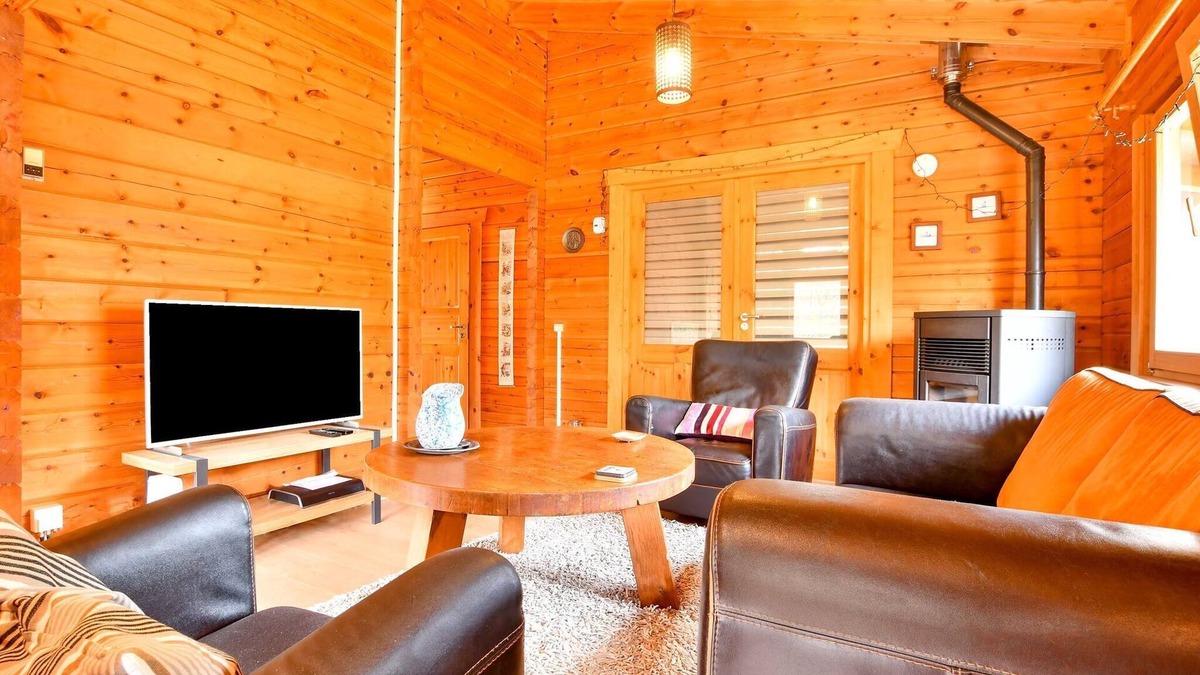 Langstraat House | Wooden Holiday Home in Meijel with Private Garden