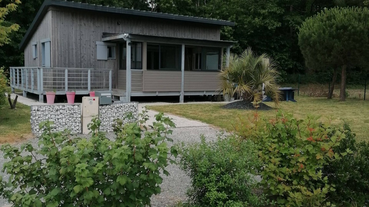 Marzan House | Wooden house, 15 min from seaside, ideal for family, swimming pool, playground, secure park.