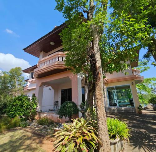 Makham Tia House | Wooden house & birdsong