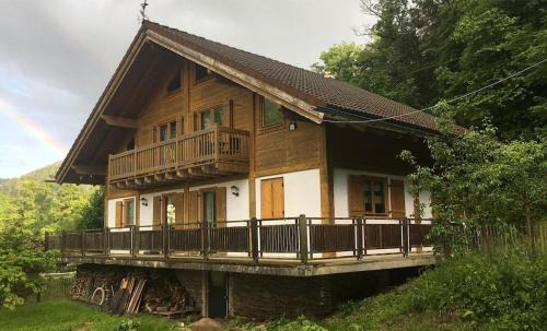 Nassau House | Wooden house in nature sleeps up to 12