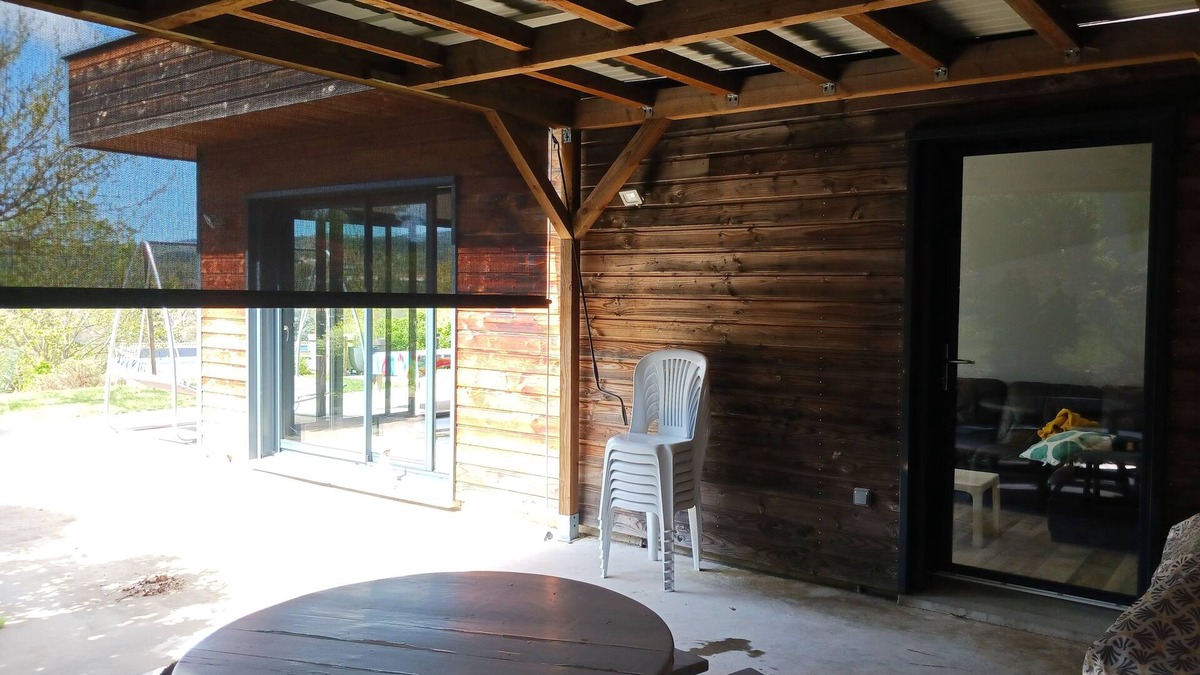 Bas-en-Basset House | Wooden house on the edge of the Loire, very quiet, swimming pool, pet allowed.