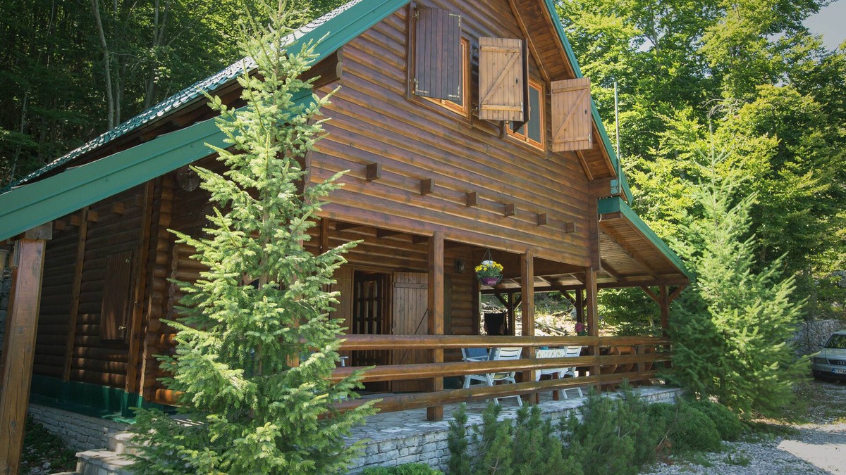 Cetinje House | Wooden house Stevan (near National Park Lovćen)