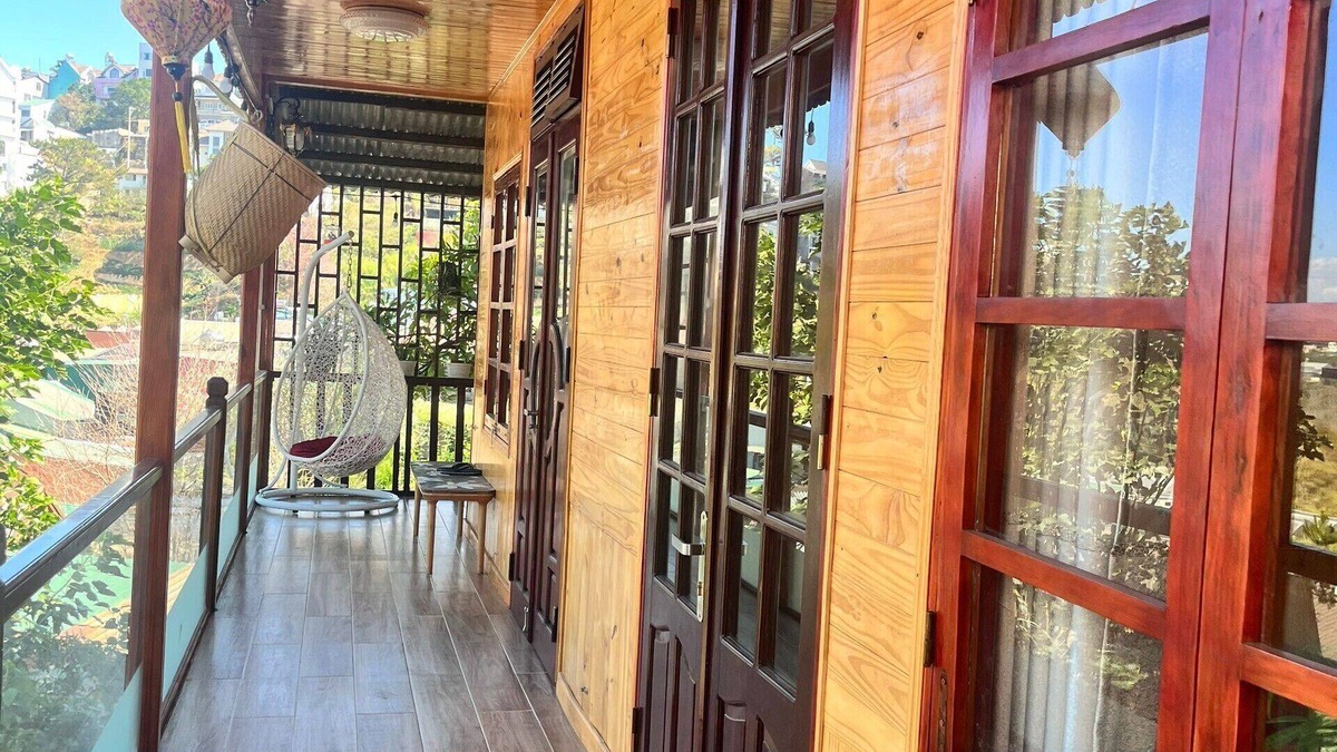 Da Lat Ski Chalet | Wooden House