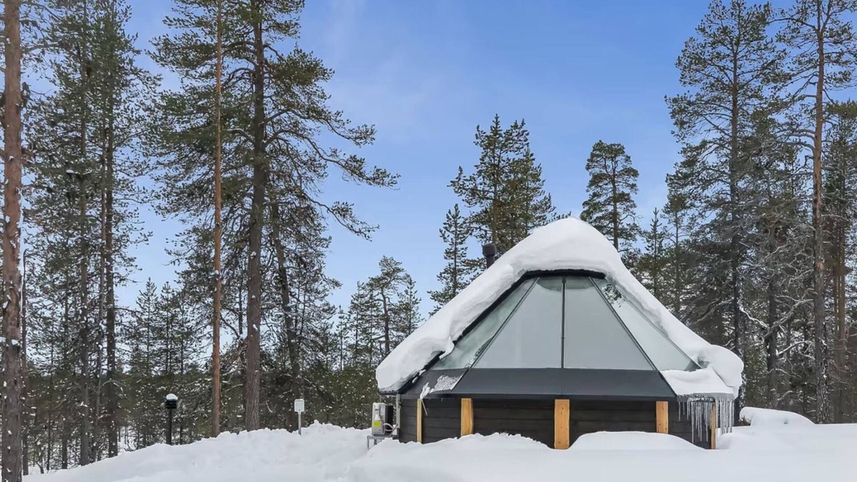Sodankyla House | Wooden hut with a partial glass roof , Wireless internet , Free parking