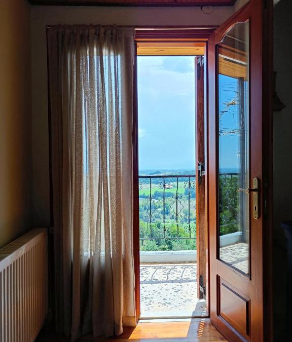 Grevena Apartment | Wooden Sofita House with Unlimited View