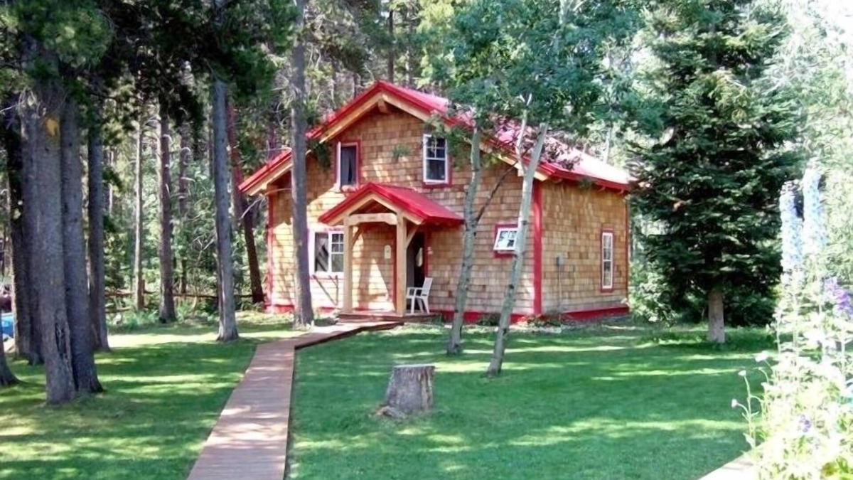 East Glacier Park Village House | Wooden guest cottage