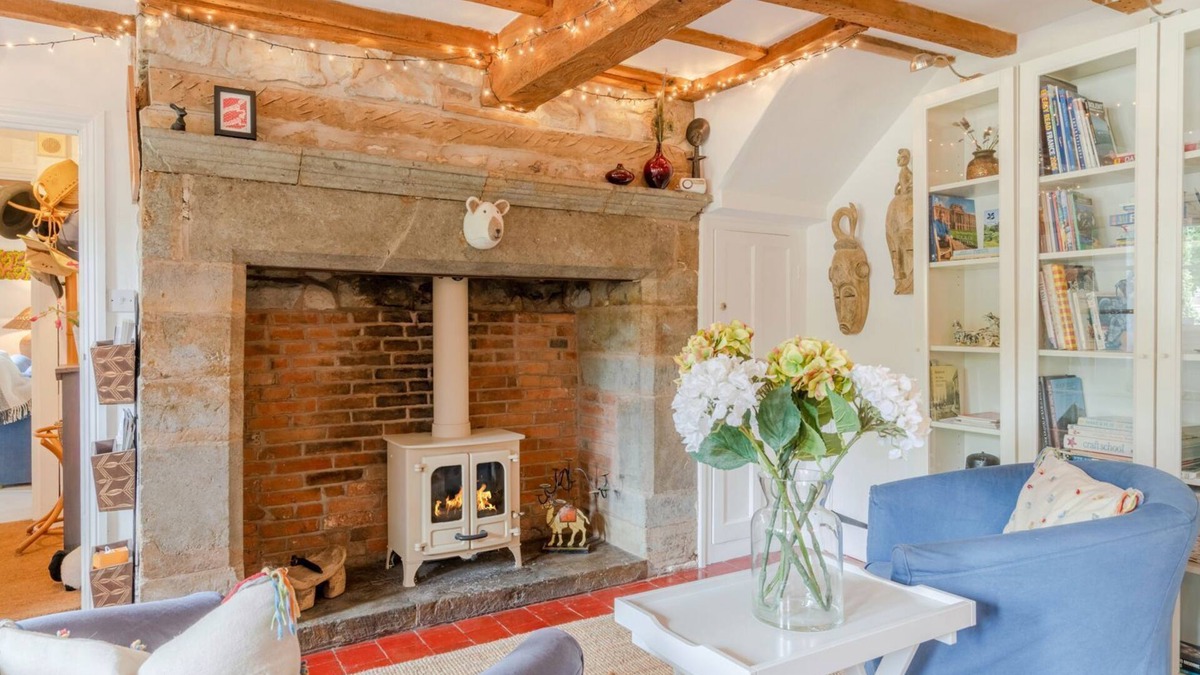 Kineton Cottage | Woodfields, Kineton, Stratford-on-Avon - sleeps 8 guests in 4 bedrooms