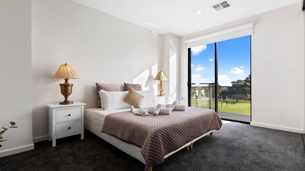 Woodforde House | Woodforde 3BR house with an amazing view