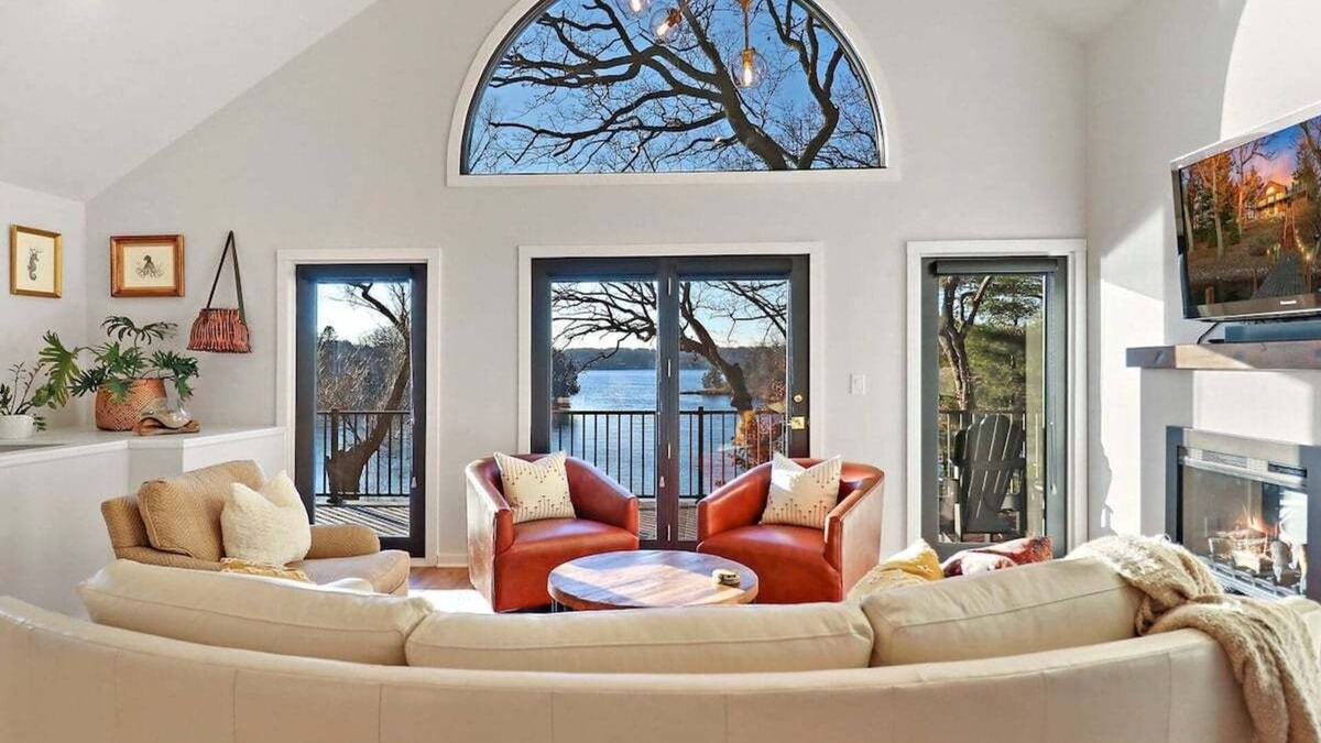East Troy House | Woodhaven on Pleasant Lake |Pleasant Lake |Lakefront |Wraparound Deck |Views |Dock |Kayaks & Boards