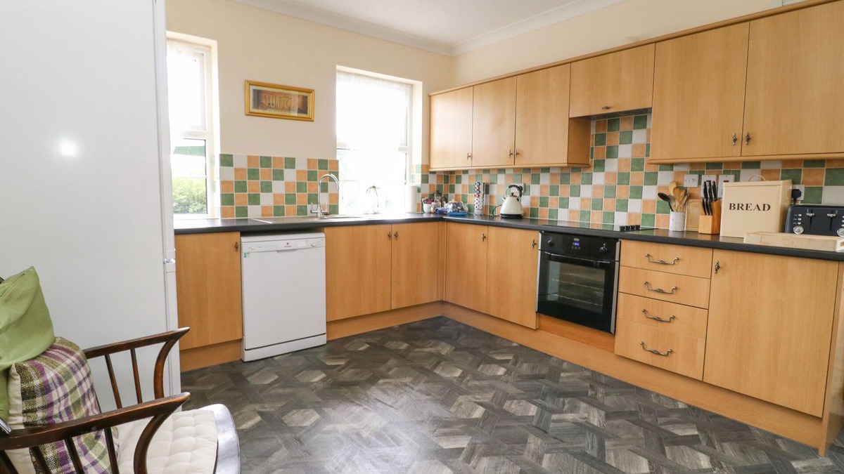 Cottingham Cottage | WOODHILL, pet friendly, country holiday cottage in Cottingham