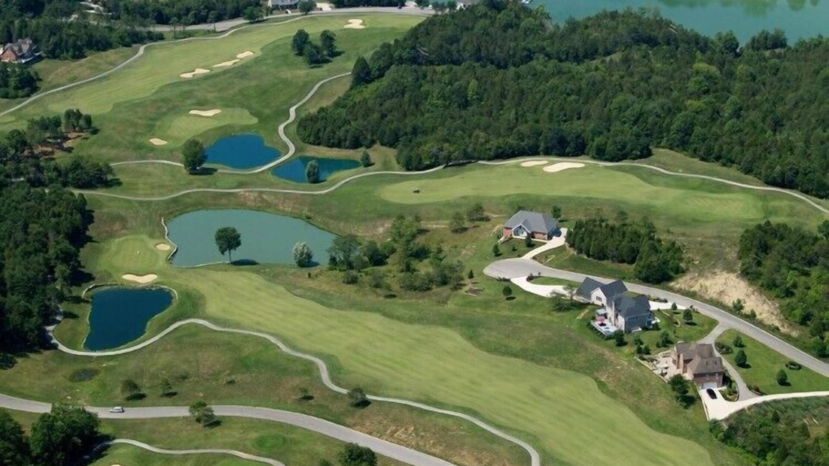 Tazewell Cabin | Woodlake Lodge Golf and Country Club