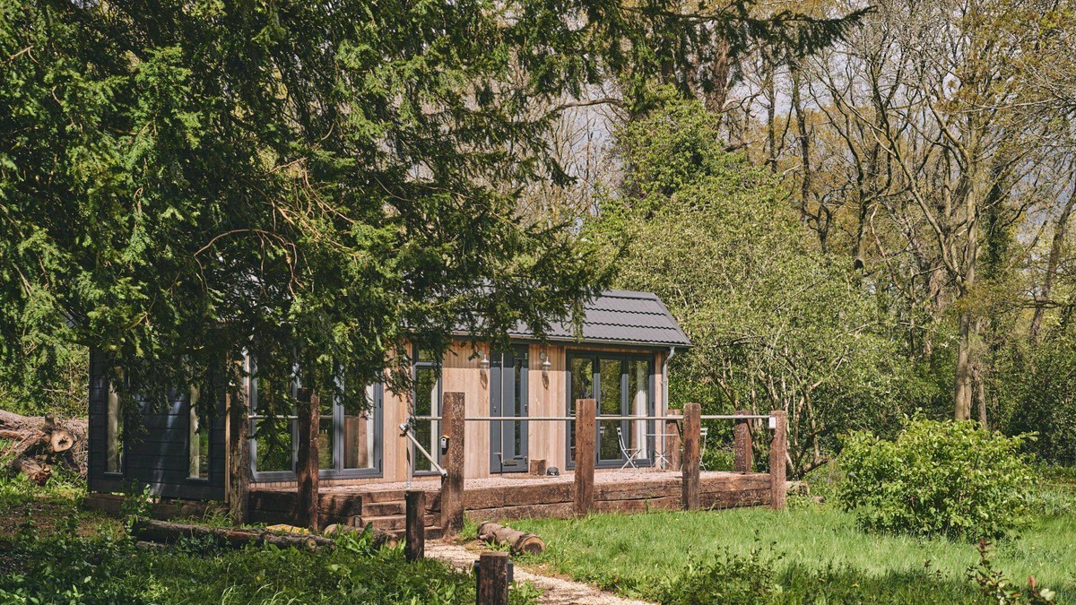 Upton upon Severn Apartment | Woodland Cabin - Luxury Cottages
