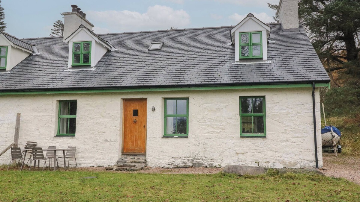 Arisaig House | WOODLAND COTTAGE, family friendly, country holiday cottage in Arisaig