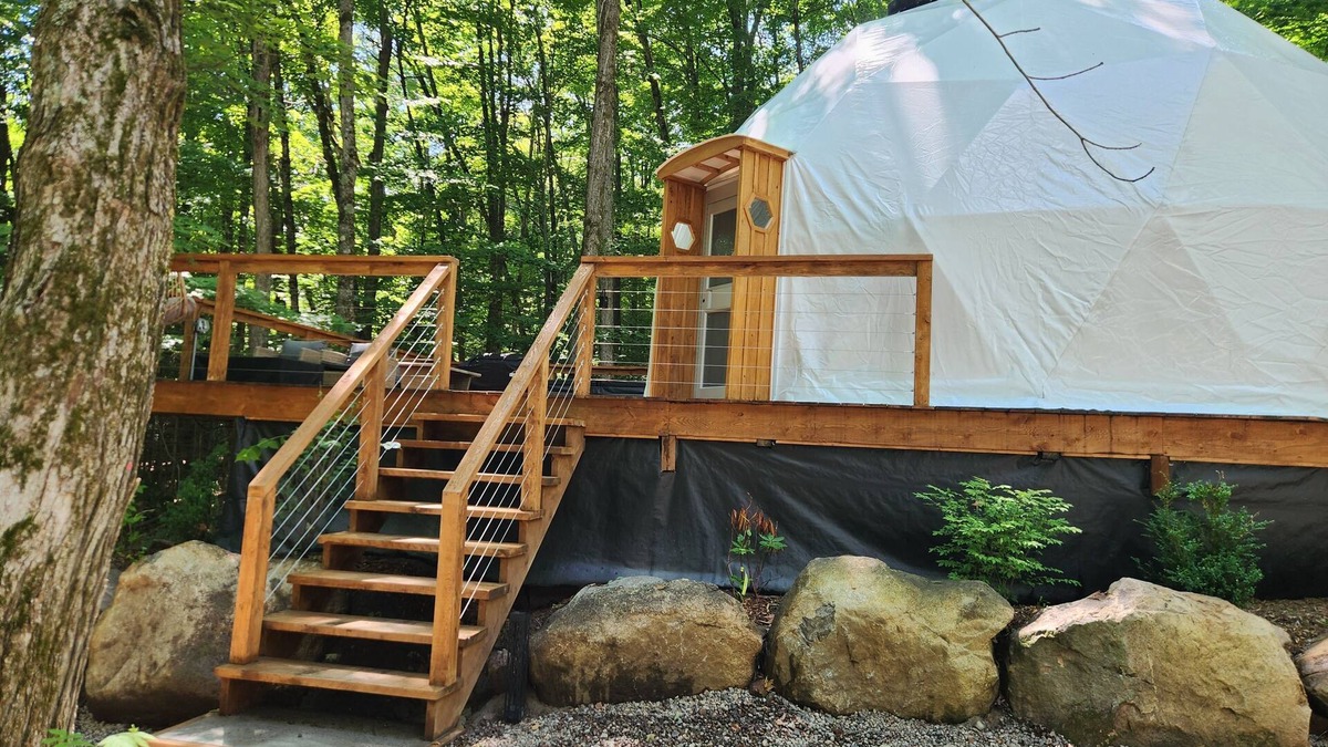 Brownsburg-Chatham Ski Chalet | Woodland dome