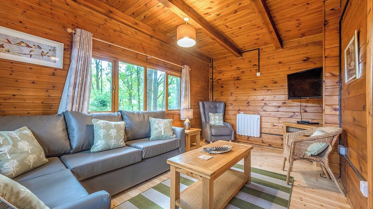 Overton-on-dee Ski Chalet | Woodland Hawthorn Lodge