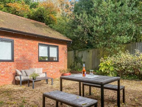 Great Missenden House | Woodland Lodge