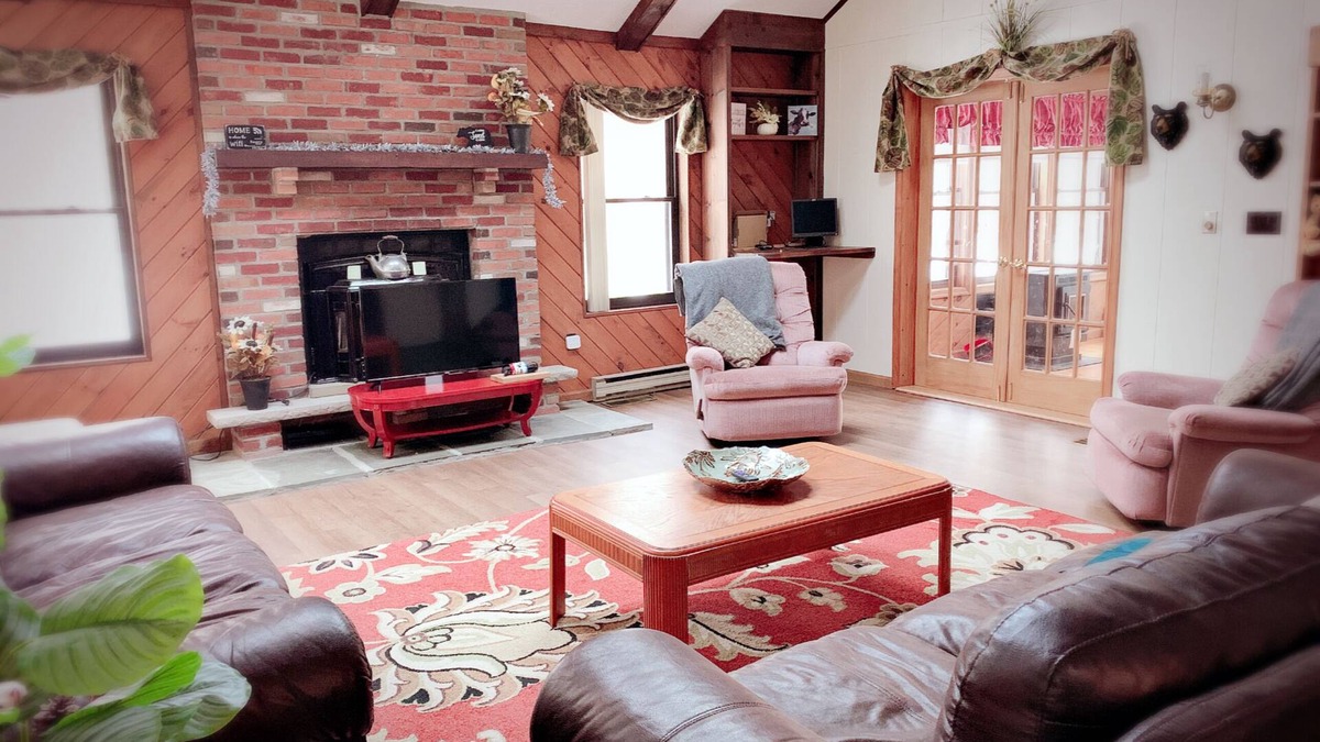 Locust Lake Village Ski Chalet | Woodland Retreat-Cozy 3000 SqFt Chalet