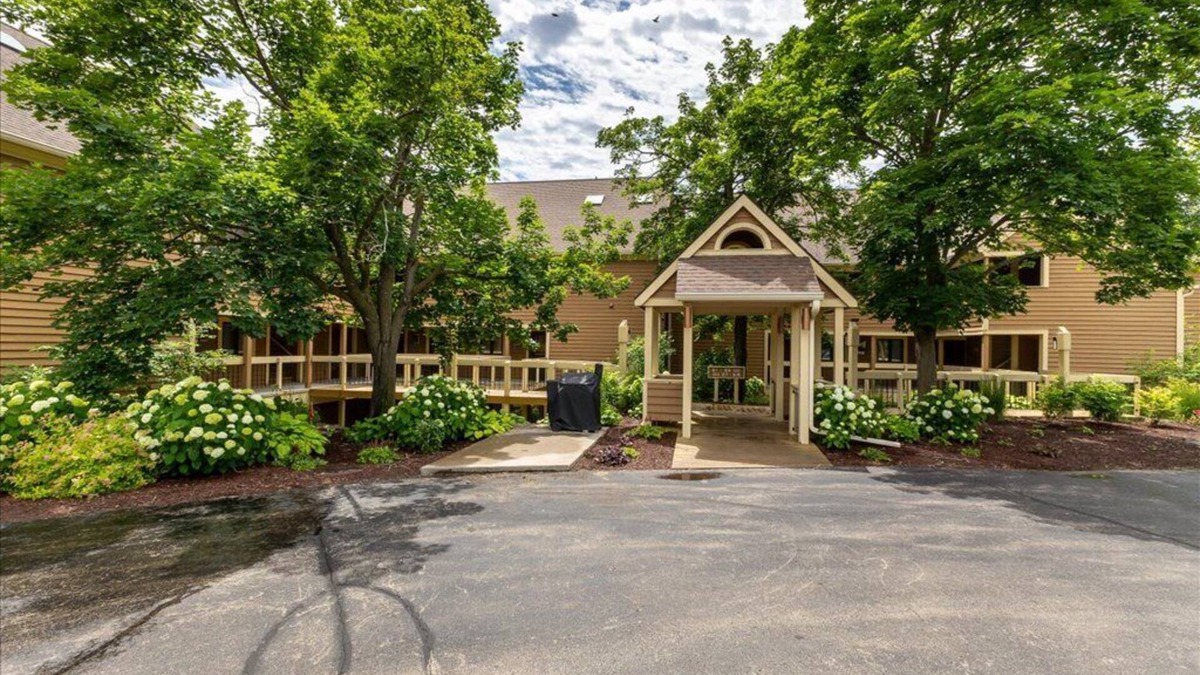 The Galena Territory Condo | Woodland Retreat condo in Galena Territory! Trails, pools and more!