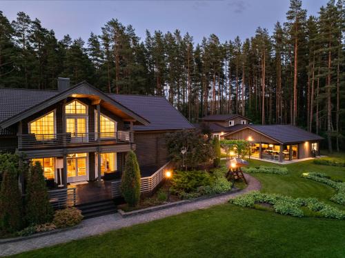 Elva Villa | Woodland Retreat Lodge