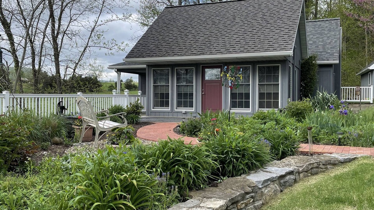 Reedsville Cottage | Woodland Sugar Shack -Quiet Country Getaway