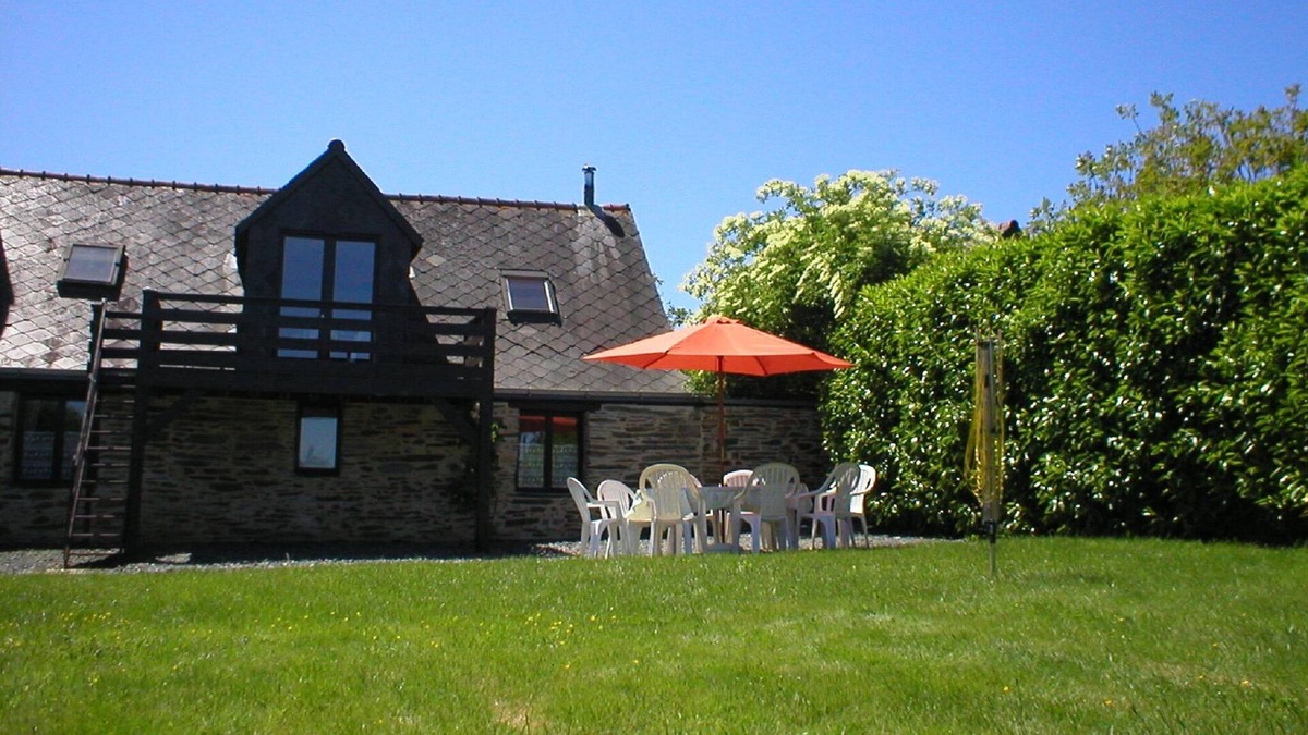 Masserac Cottage | Woodland View Barn, South Brittany Cottage, free bikes, WiFi, near village.