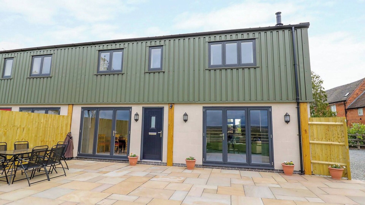 Swadlincote Cottage | Woodland View - UKC3893