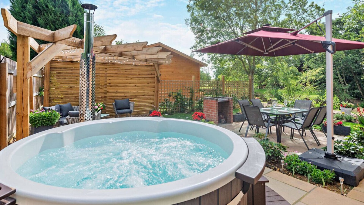 Orston House | Woodlands Lavender Lake House
