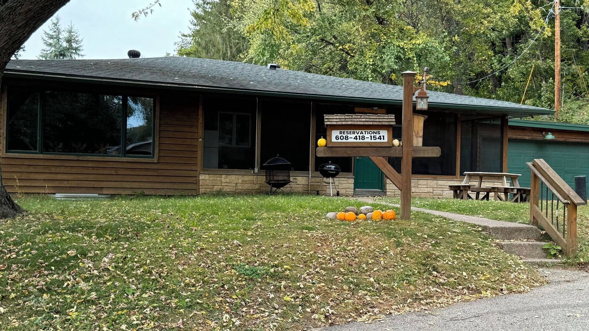 Alma House | Woodlands Retreat next to the Mississippi River