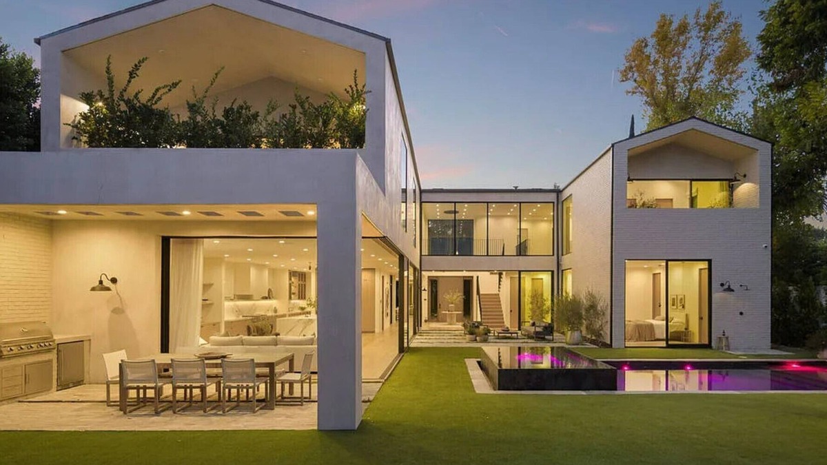 Encino House | Woodley Ave - 5BR Smart Home w/Custom Italian Interiors and Outdoor Retreat