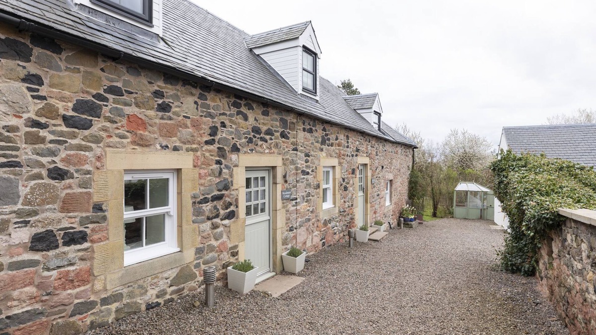 Kelso Cottage | WOODMAN'S, Kelso - sweet one bedroom cottage close to Floors Castle and Kelso