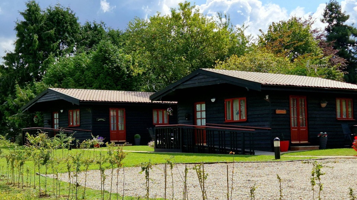 Coddenham Cabin | Woodpecker, Bespoke holiday lodge in beautiful Suffolk conservation village