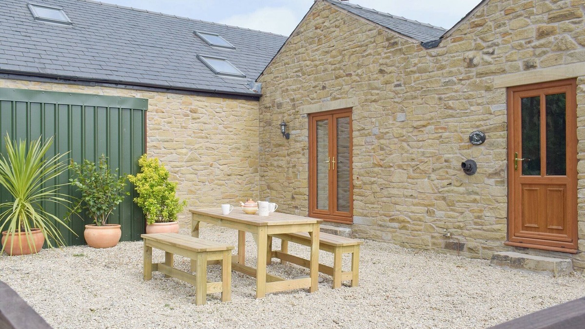 Clitheroe Cottage | Woodpecker Cottage - UKC3412