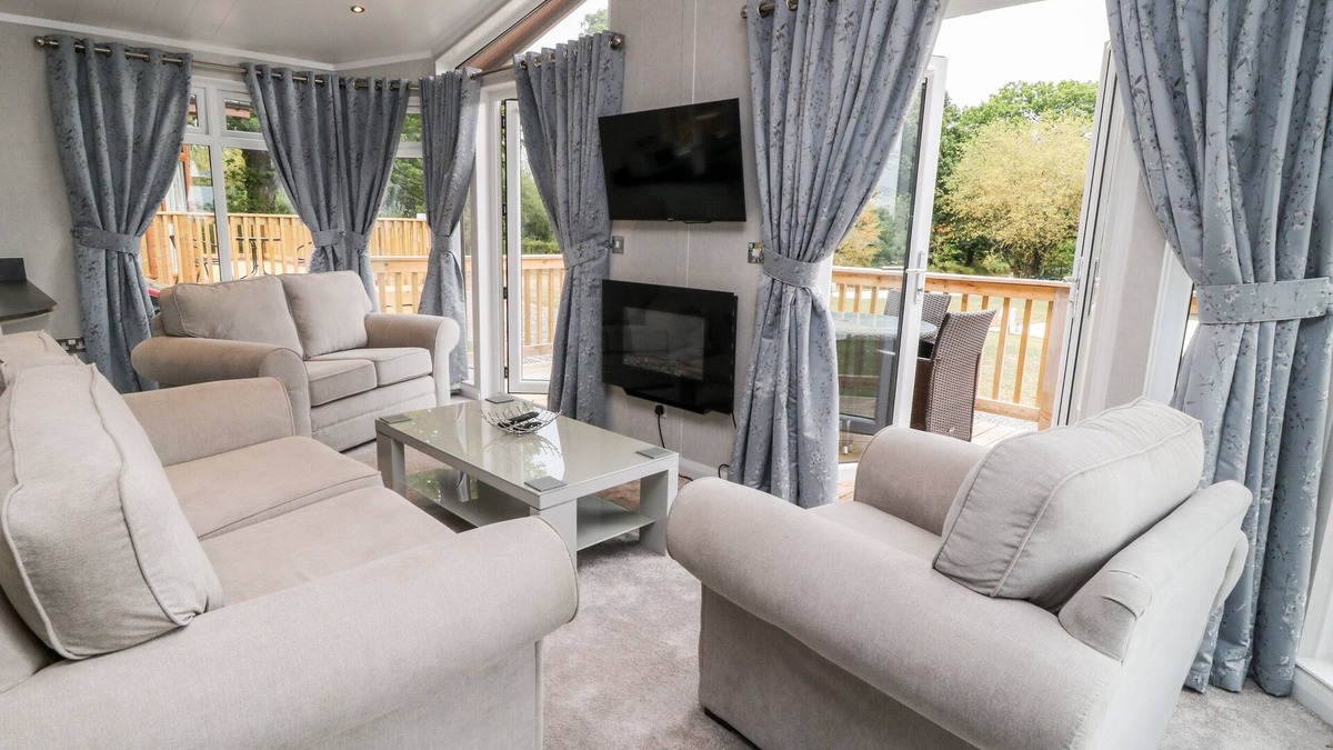 Black Torrington Cottage | Woodpecker Lodge
