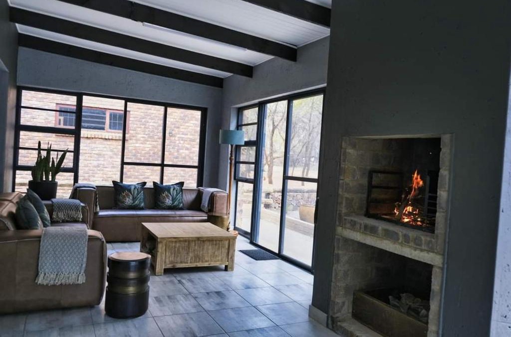 Leeupoort Villa | Woodpecker Villa Guesthouse