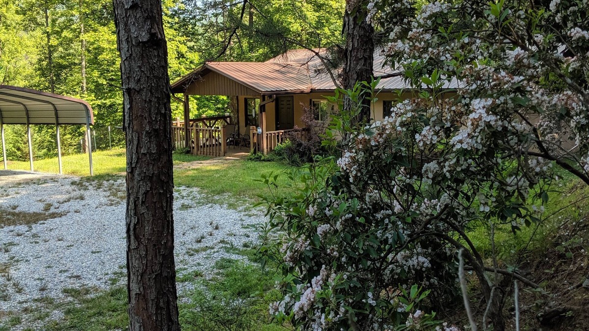 Marble House | Woodridge-Entire House with 50+ acres for your enjoyment