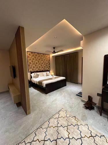 Virarajendrapet Hotel | Woods N Wilds