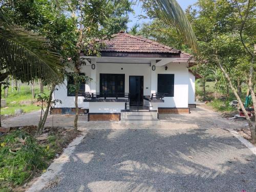 Sulthan Bathery Villa | Woodside Haven