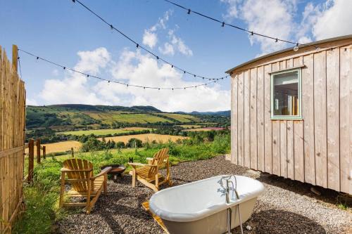 Heights of Achterneed House | Woodside Hut 3 - Uk36107