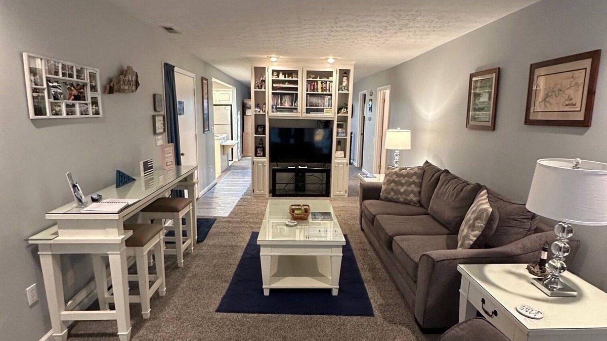 Bronston Condo | Woodson Bend, Condo 7-3 Extremely Large, with 1 Bedroom & 1 Full Bath, Sleeps 6